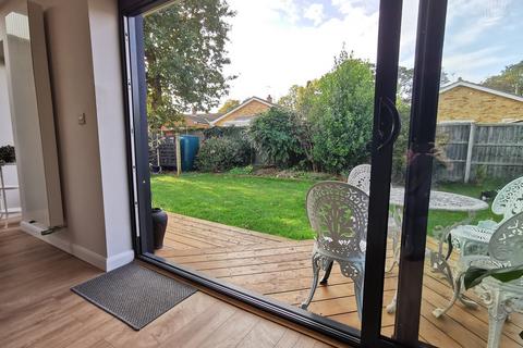 6 Lockhart Road, Ellingham, Bungay, NR35 2HB