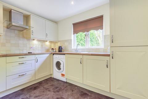 2 bedroom ground floor flat to rent, 6 Miramar, Kents Bank Road, Grange-over-Sands. La11 7DJ