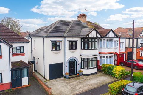 4 bedroom semi-detached house for sale, Henry Drive, Leigh-on-sea, SS9