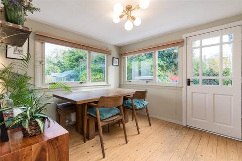 12 Baberton Avenue, Juniper Green, EH14 5DN