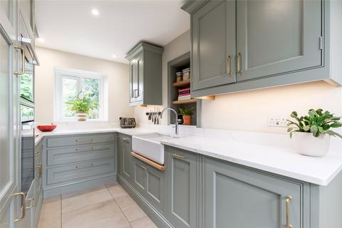 12 Baberton Avenue, Juniper Green, EH14 5DN