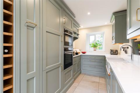12 Baberton Avenue, Juniper Green, EH14 5DN