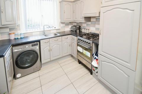 4 bedroom semi-detached house for sale, Grove Road, Bradford BD18