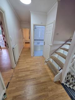 1 bedroom property to rent, Longbridge road, Barking IG11