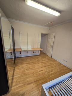 1 bedroom property to rent, Longbridge road, Barking IG11