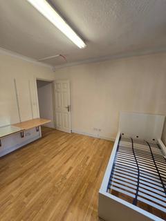 1 bedroom property to rent, Longbridge road, Barking IG11