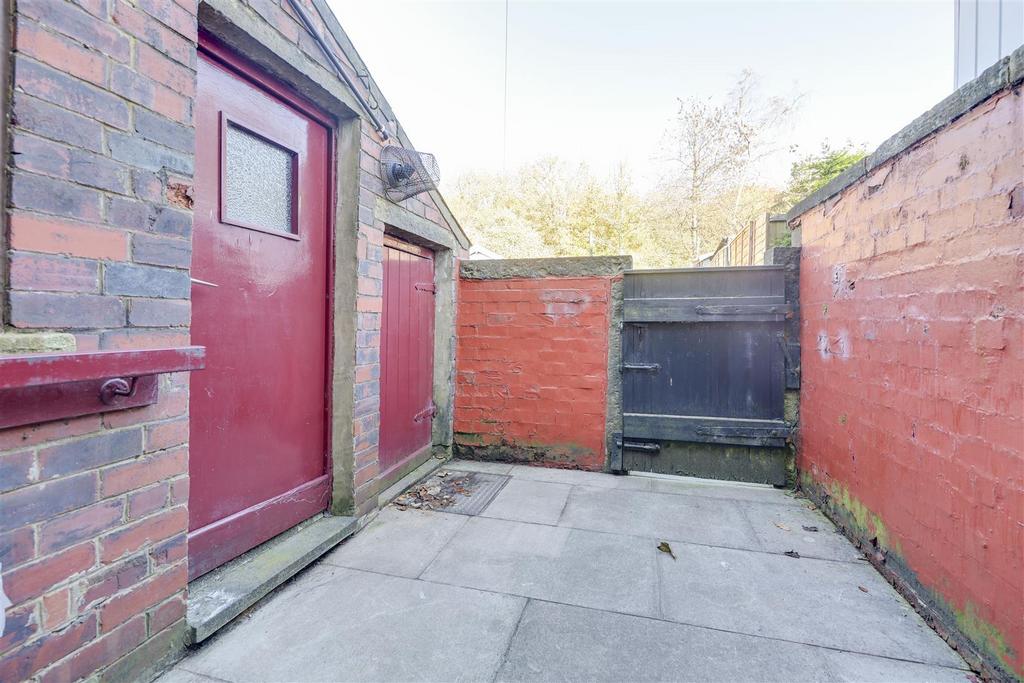 Rear Yard , WC &amp; Boiler Room