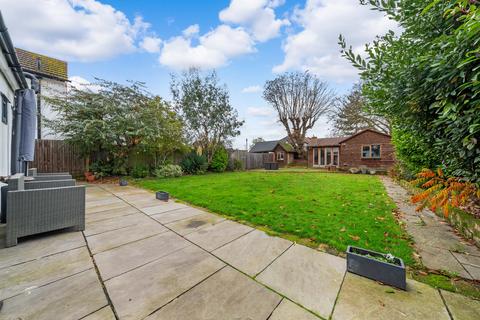 2 Hillside Gardens, Wallington, SM6 9NY