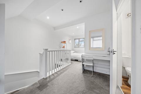 2 Hillside Gardens, Wallington, SM6 9NY
