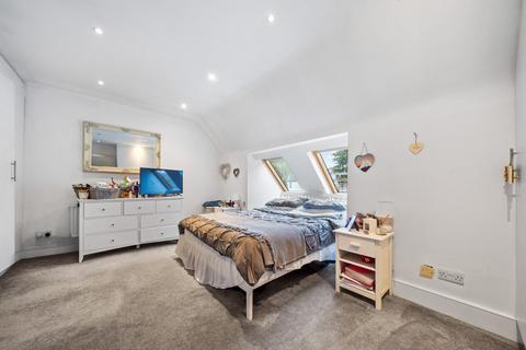 2 Hillside Gardens, Wallington, SM6 9NY