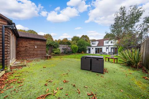 2 Hillside Gardens, Wallington, SM6 9NY
