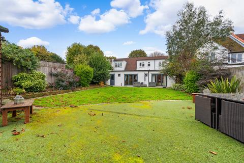 2 Hillside Gardens, Wallington, SM6 9NY