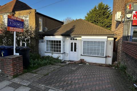 3 bedroom bungalow for sale, Brookhill Road, Hertfordshire EN4