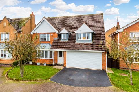 4 bedroom detached house for sale, Yarrow Close, Rushden NN10