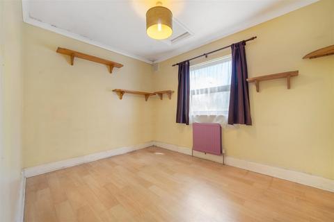 2 bedroom flat for sale, Kangley Bridge Road, Sydenham, London, SE26