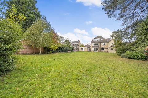 5 bedroom detached house for sale, Oriental Road, Surrey GU22