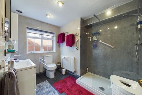 25 Wentworth Drive, Lichfield, WS14 9HN