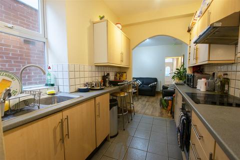 5 bedroom flat to rent, Tiverton Road, Birmingham B29