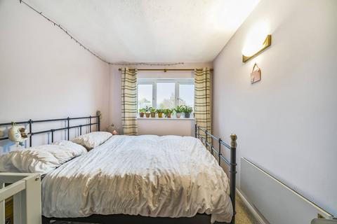 26 Abbey Drive, London, SW17 9PN