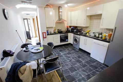 5 bedroom flat to rent, Tiverton Road, Birmingham B29