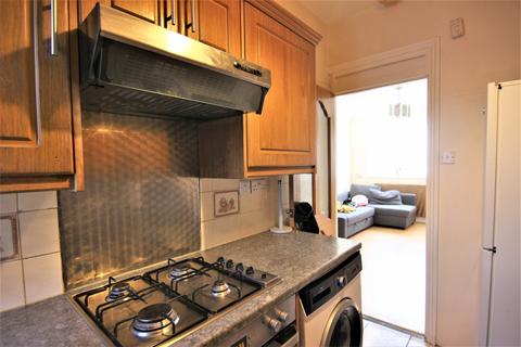 3 bedroom flat to rent, Matthias House, Howard Road, London, N16