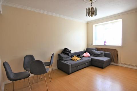 3 bedroom flat to rent, Matthias House, Howard Road, London, N16