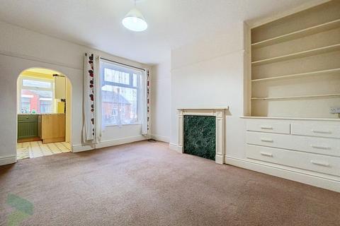 8 Beech Avenue, Darwen, BB3 3AF