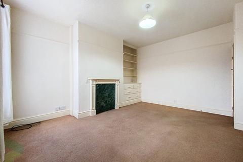 8 Beech Avenue, Darwen, BB3 3AF