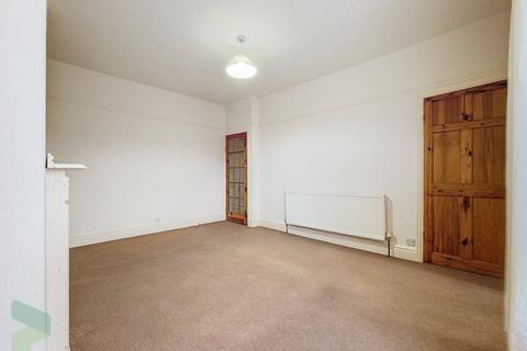 8 Beech Avenue, Darwen, BB3 3AF