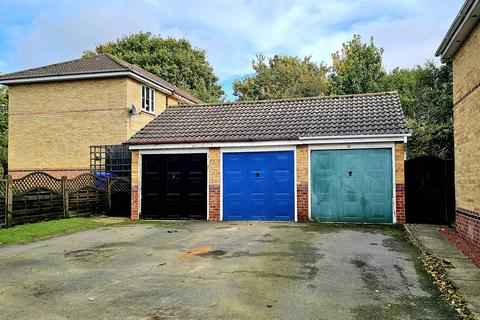 2 bedroom semi-detached house for sale, Nuffield Close, Brackley