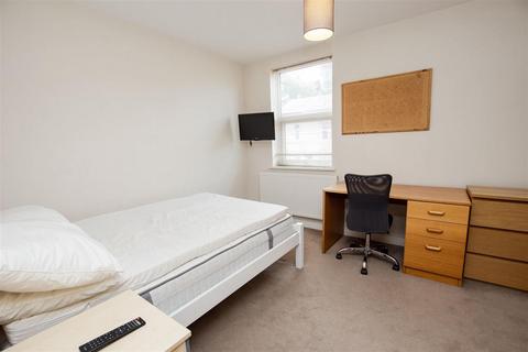 6 bedroom house to rent, Hubert Road, Birmingham B29