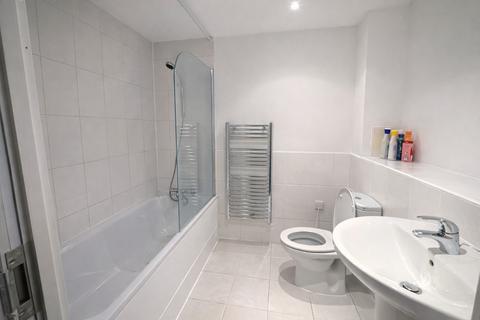 1 bedroom apartment to rent, Times Square, London E1