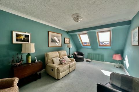 4 bedroom townhouse to rent, White Heather Court, Hythe, Southampton