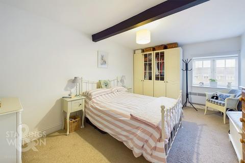 2 bedroom flat for sale, Heckingham Park Drive, Hales, Norwich