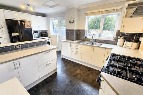 3 bedroom detached house for sale, Sorrel Close, Trowbridge BA14