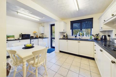 46 Bishops Close, Norwich, NR7 0DY