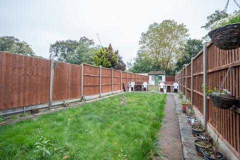 3 bedroom terraced house for sale, Park Avenue, Southall