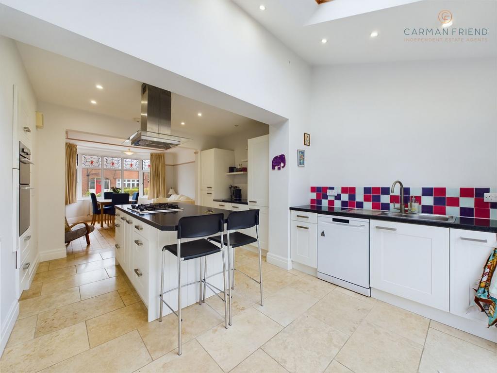 Kitchen/ Dining Room