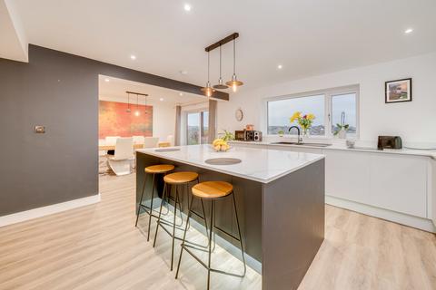 8 Ashbourne View, Cleckheaton, BD19 5JE