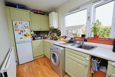 24 Sheldrick Close, London, SW19 2UG