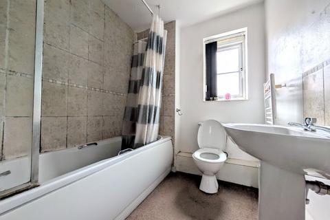 1 bedroom apartment for sale, Owsten Court, Bolton