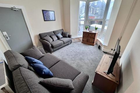 5 bedroom terraced house to rent, Cromwell Street, Swansea, SA1
