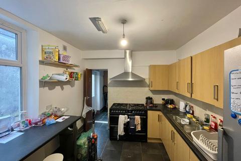 5 bedroom house share to rent, Rhyddings Park Road, Brynmill, Swansea