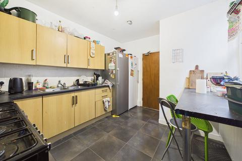 5 bedroom terraced house to rent, Rhyddings Park Road, Brynmill, SA2