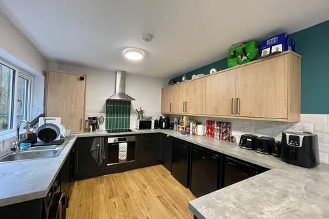 5 bedroom house share to rent, Rhondda Street, Swansea