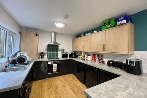 5 bedroom terraced house to rent, Rhondda Street, Swansea, SA1