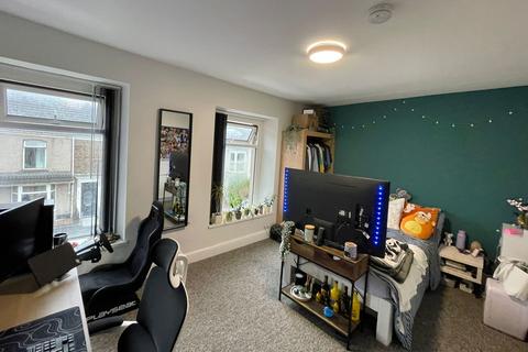 5 bedroom terraced house to rent, Rhondda Street, Swansea, SA1