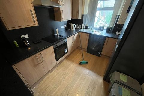 4 bedroom house share to rent, St. Helens Avenue, Swansea