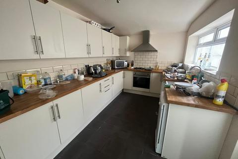 3 bedroom house share to rent, Brynmill Terrace, Brynmill, Swansea