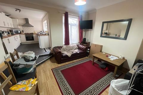 3 bedroom house share to rent, Brynmill Terrace, Brynmill, Swansea